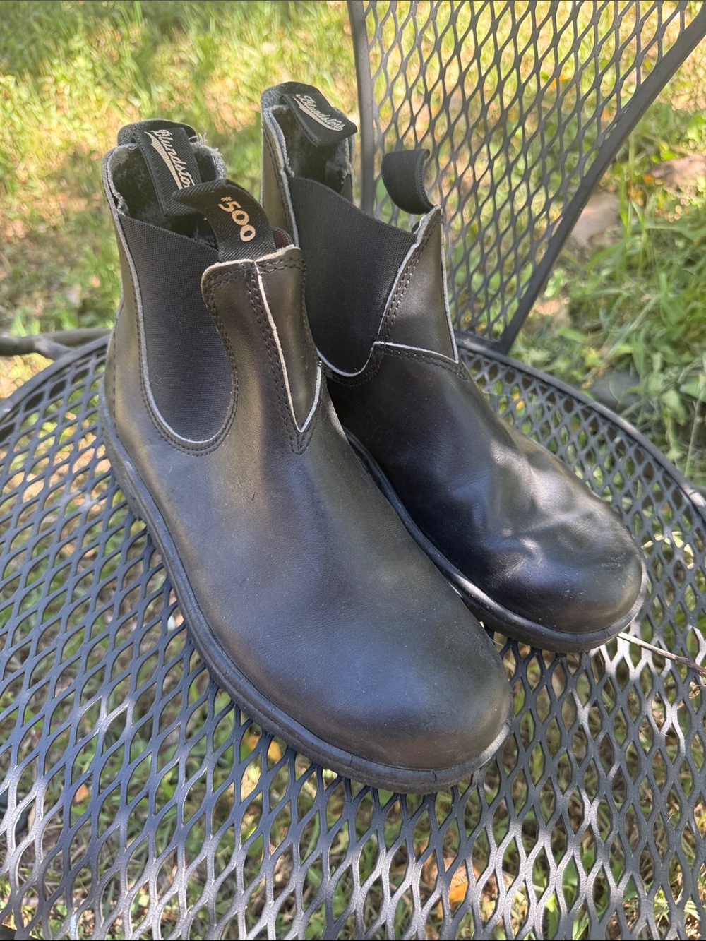 BLUNDSTONE leather boots
